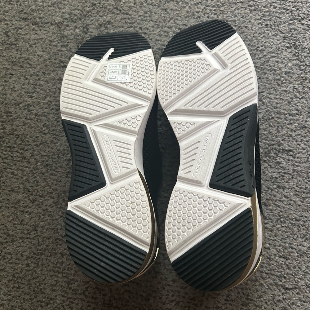 Skechers Black and Gold hands free slip on Sneakers (worn once!) - Picture 10 of 10